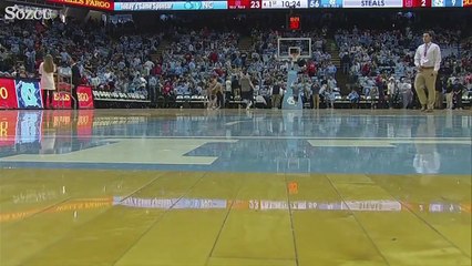 Bütün seyircileri ayağa kaldırdı!