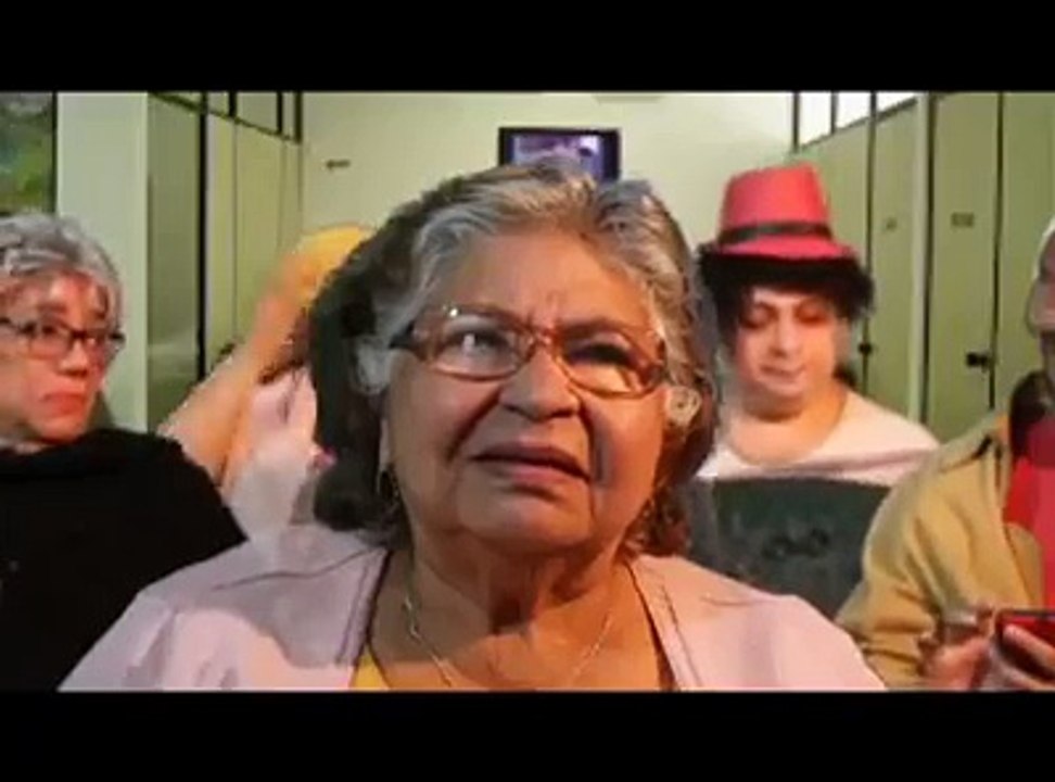 PEDIRAM O C.U DA VELHINHA