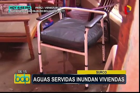 Surco: aguas servidas inundan viviendas