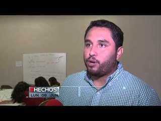 Familias continúan en centros de detención