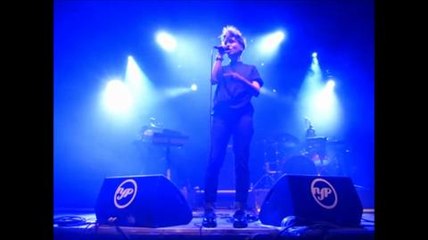 Jeanne ADDED chante "Look at...