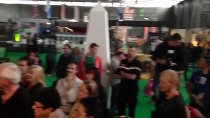 Nancy : Avy de Plus belle la vie en dedicace sur le stand de L'Est...