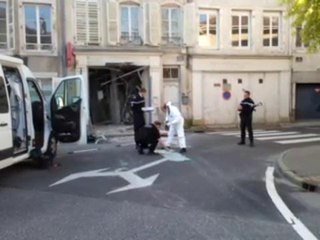 Casse au camion-benne a Vezelise...