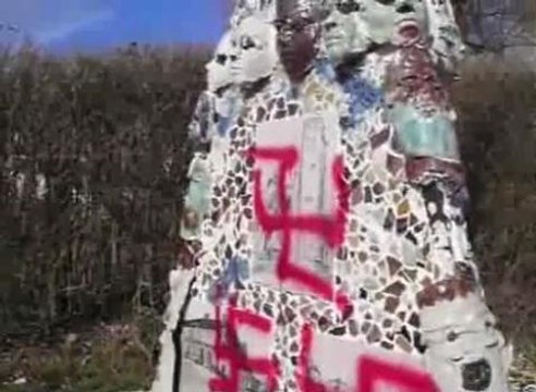 faits divers agrave nomeny 54 croix gammees sur le monument la difference