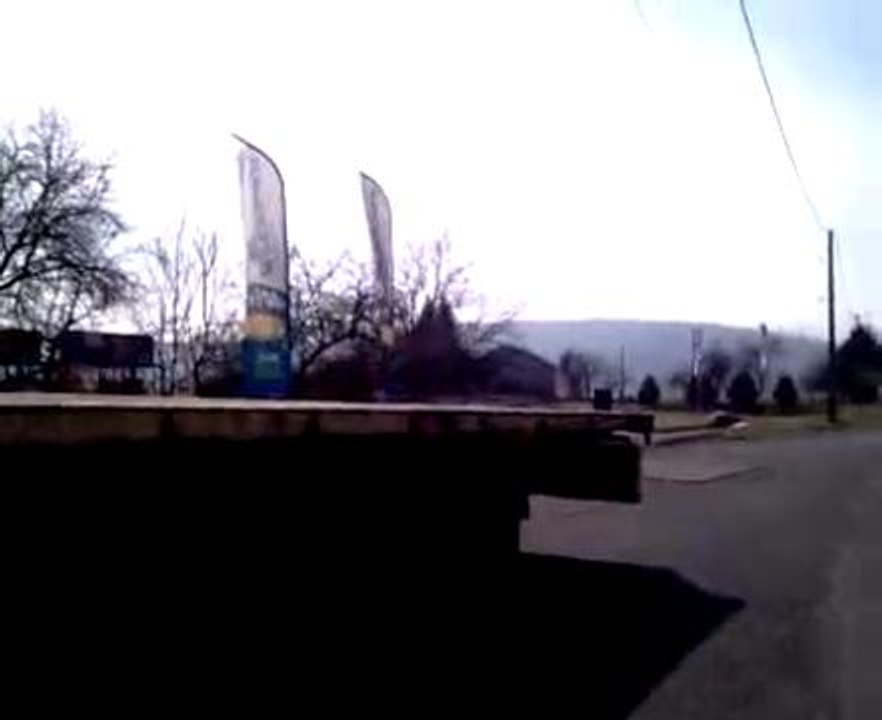 Quenoche : Une automobiliste percute une pompe à gasoil 2