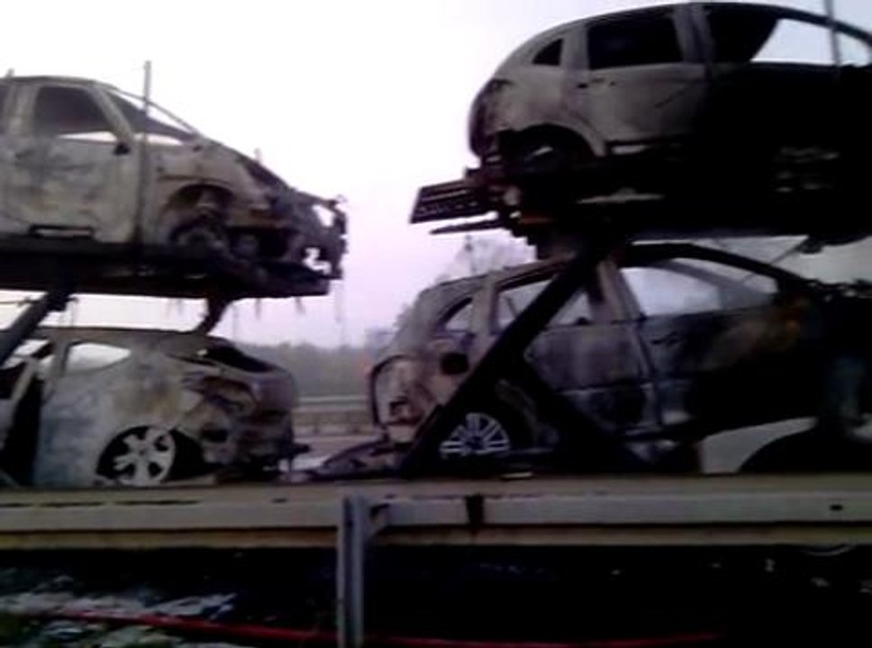 Poids lourd en feu en Meuse