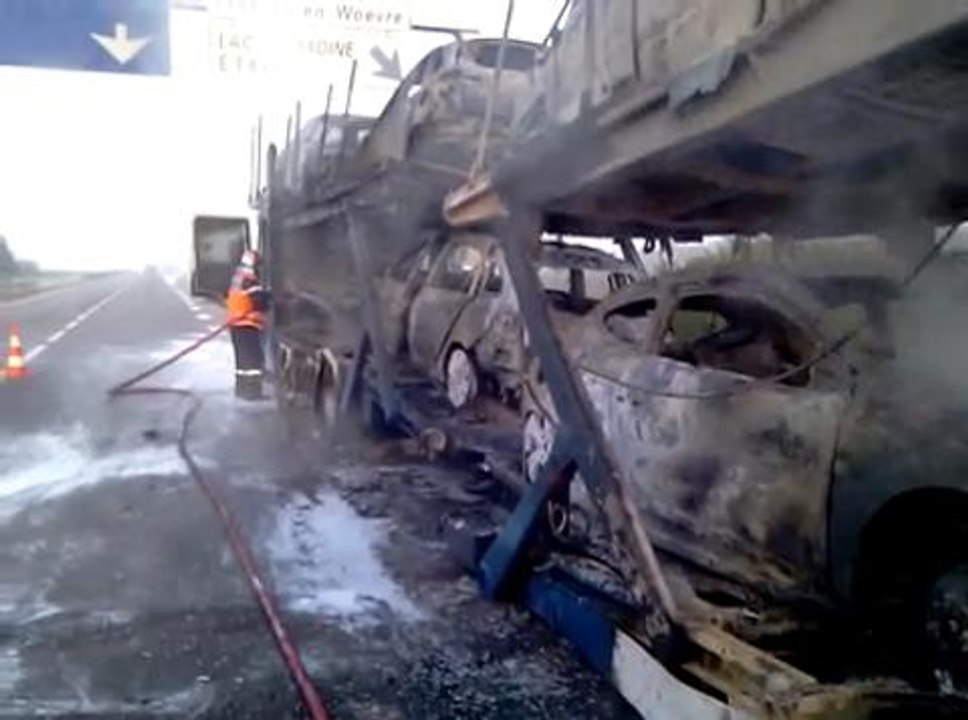 Poids lourd en feu dans la Meuse