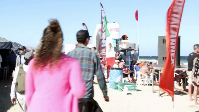 Competidores de kitesurf se enfrentan en México