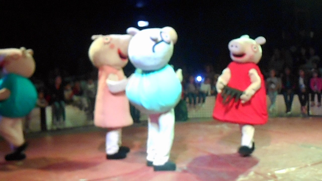 Peppa Pig (apresentação tosca...kkkk)