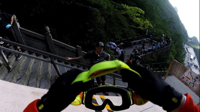 Adrénaline - VTT : La caméra embarqué d'Antoni Viloni sur le Red Bull Sky Gate Mountain 2016