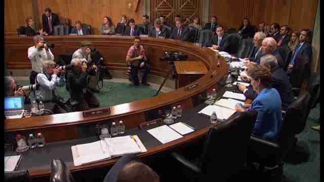 Comité del Senado aprueba a Tillerson como secretario de Estado de EEUU
