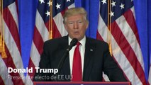 Donald Trump sobre el muro de México