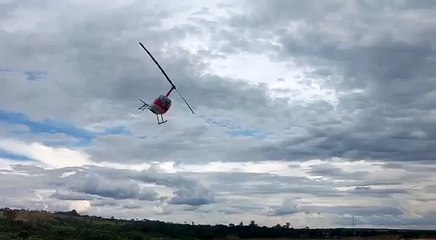 Helicóptero cai nas águas do Rio Turvo, em Capitólio