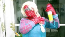 Frozen Elsa Spidergirl Loses Her Hair vs Hulk! Superheroes Webs Fun