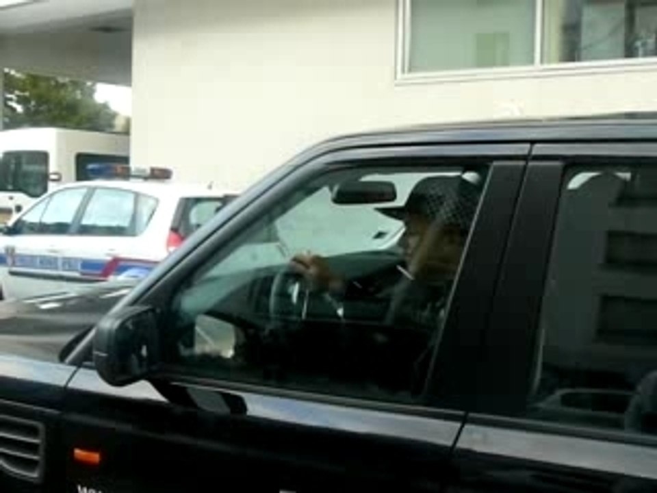 M.P au volant