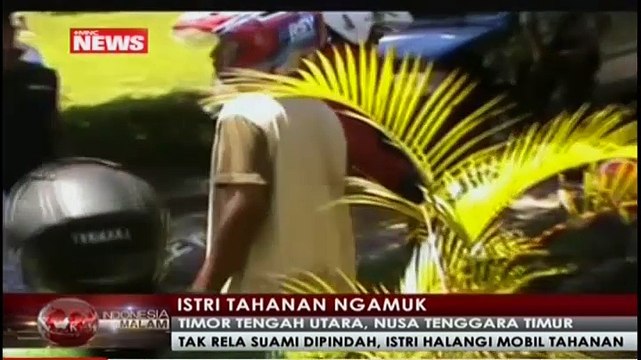 Tak Rela Suaminya Dipindah, Istri Ini Nekat Halangi Mobil Tahanan