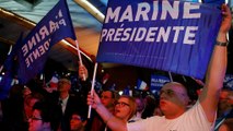 Le Pen taraftarları sonuçları sevinç çığlıkları atarak izledi