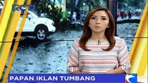 Hujan Deras, Papan Iklan Tumbang di Stasiun Bandung