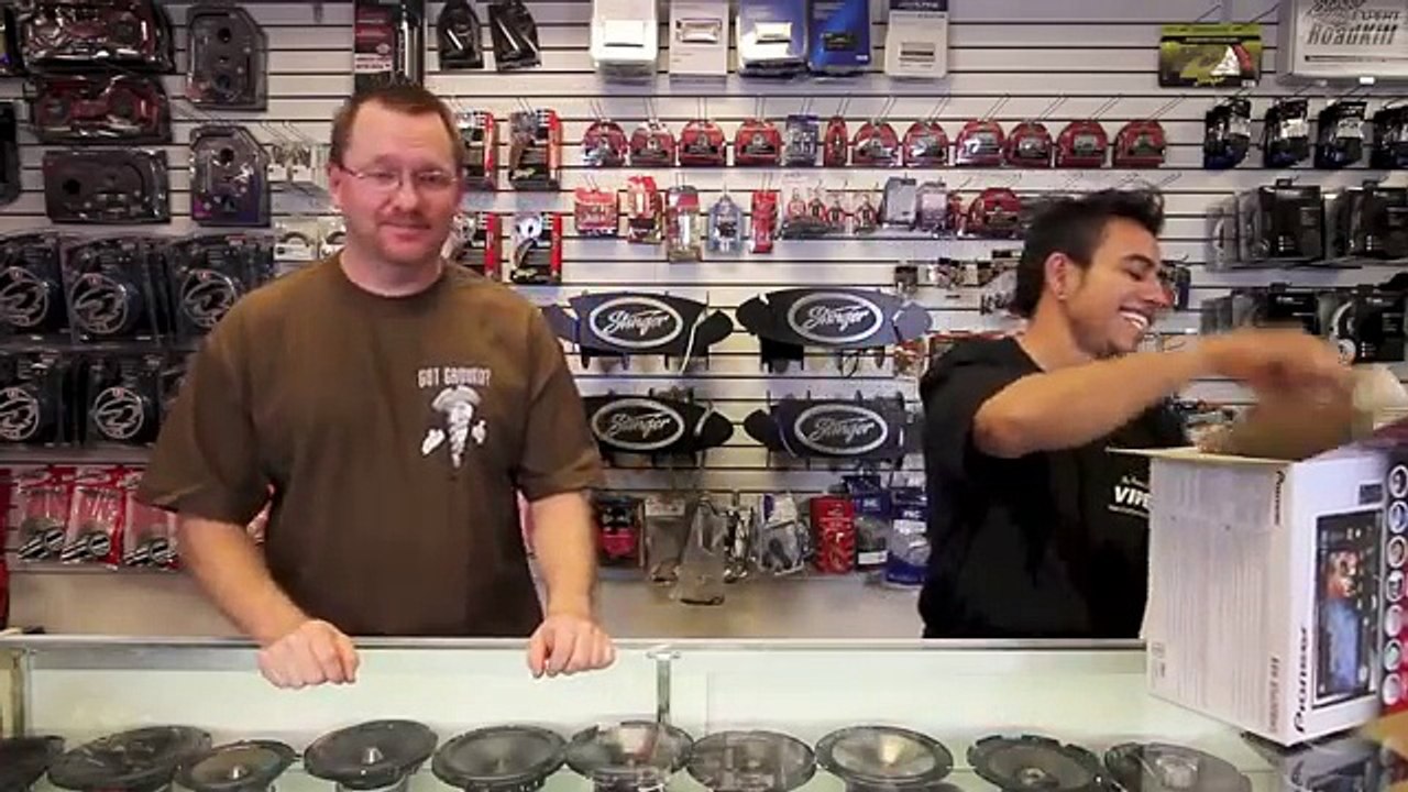 Pioneer AVH X5600BHS  unboxing with Dean and Fernando