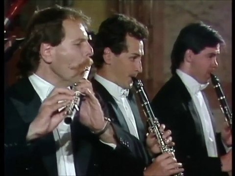 Mozart: Piano Concerto No.23 K.488 / Kocsis Bělohlávek Virtuosi di Praga (1990 Movie Live)