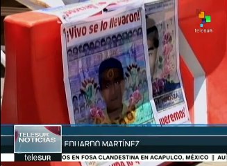 Acampan mexicanos ante la PGR para que resuelva el caso Ayotzinapa