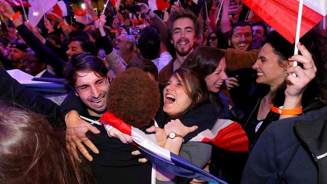Γαλλία: Ενθουσιασμός στους υποστηρικτές του Εμανουέλ Μακρόν