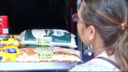 Venezuelans turn to Colombia for basic supplies