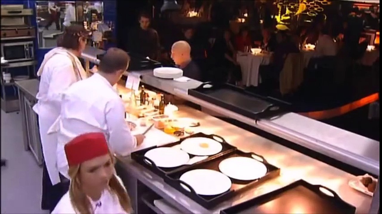 MARCO PIERRE WHITE INSULTS AND THROWS OUT BALD MAN WHO HE THINKS IS A COCK!