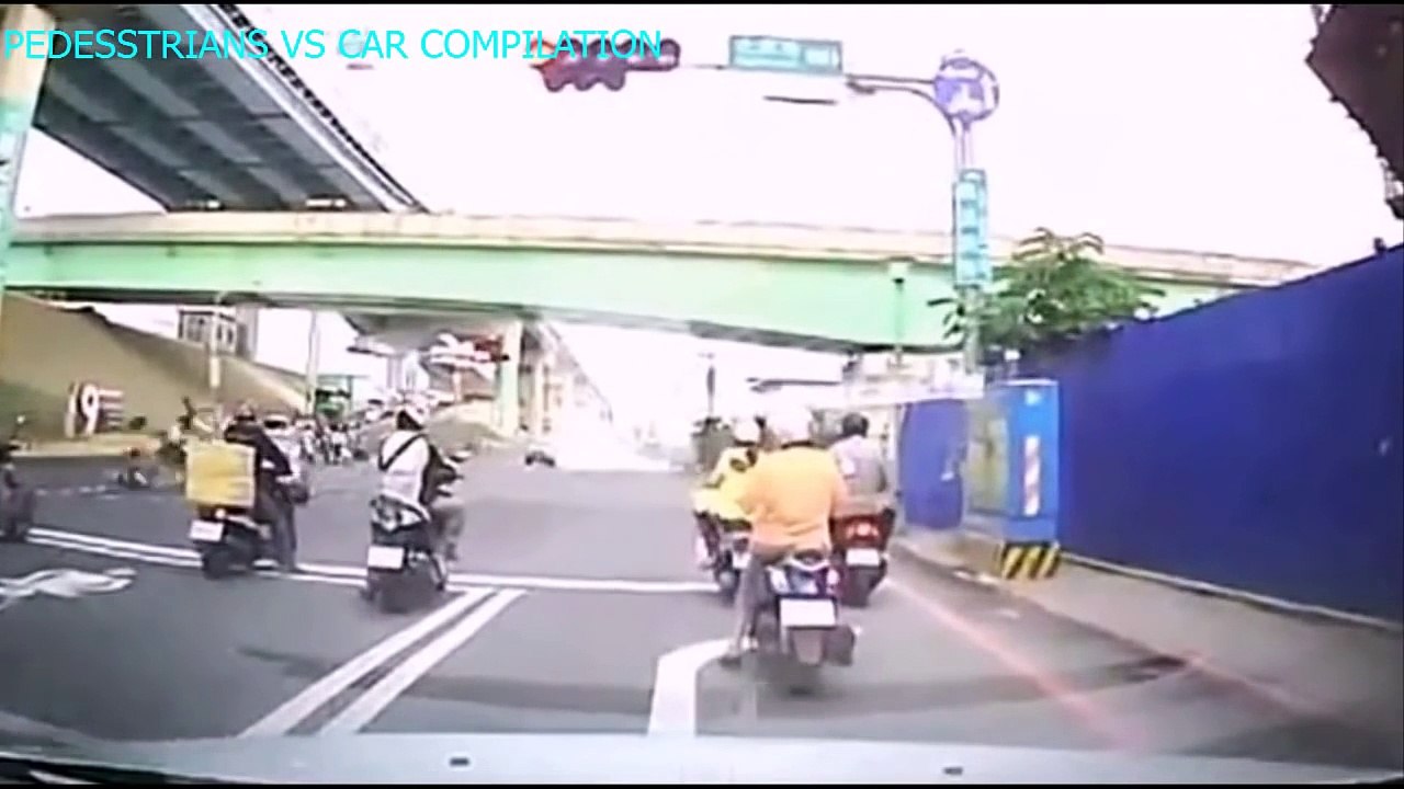 car crash compilation pedestrian and vehicle traffic accident on the road with cameras 2015 #01