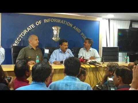 Shoe thrown at Arvind Kejriwal during Odd Even press conference