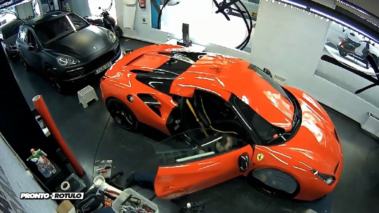 Bienvenida Ferrari 488 Spider a Rojo Glossy! - Car Wrapping by Pronto Rotulo since 1993