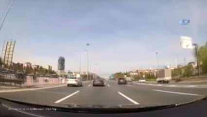 Motosikletten Yola Savrulan Sürücü, Kaza Anını Anlattı