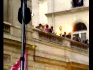 Ségolène Royal sur le toit du siège du PS après le second tour de l'élection présidentielle en 2007.