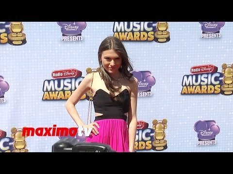 Elle Winter Radio Disney Music Awards 2014 Red Carpet #RDMA