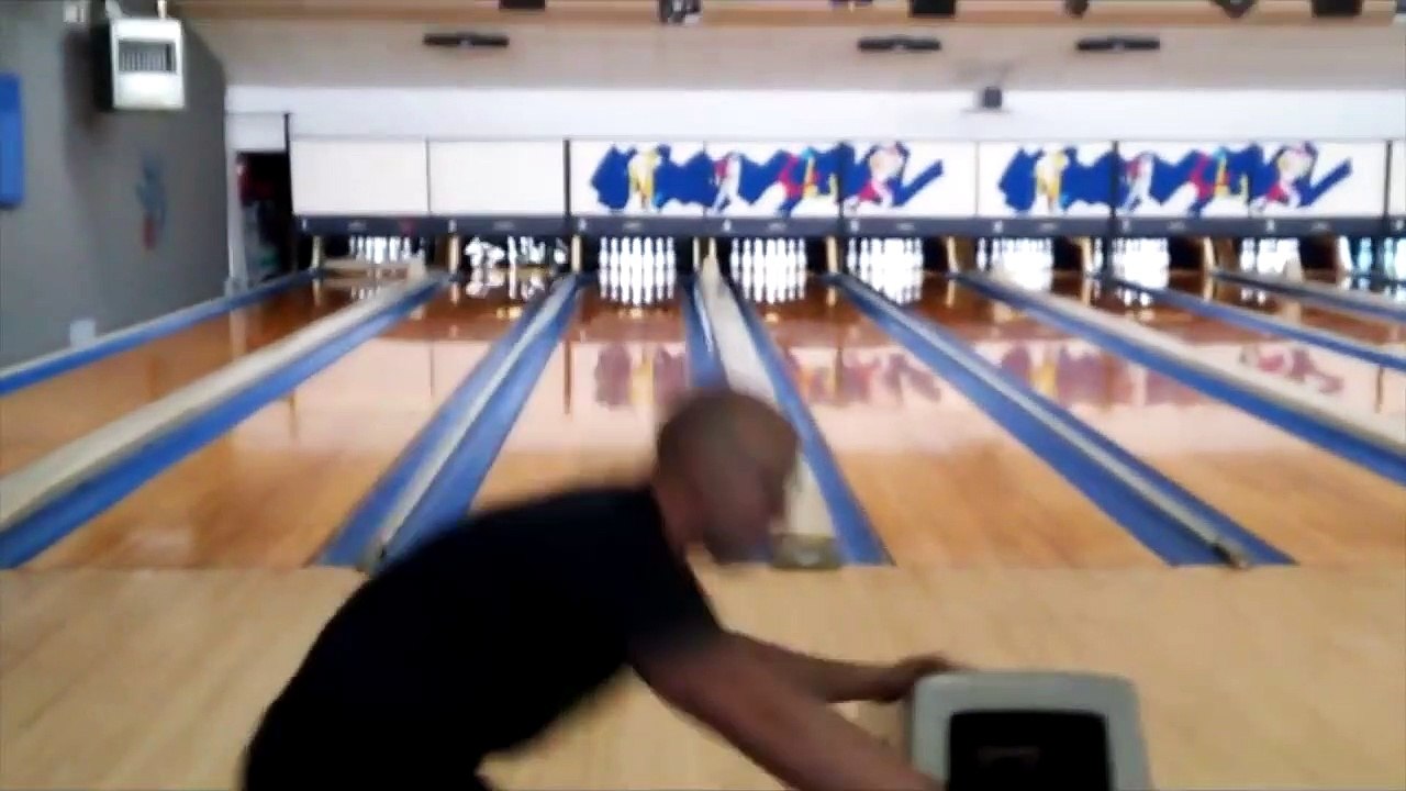 12 strikes en 86,9 secondes, nouveau record du monde  de Bowling