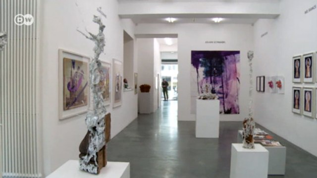 Скульптуры из компакт-дисков