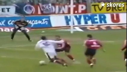 Zidane vs Ronaldinho. Who is your favorite magician?  ✨