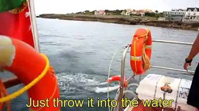 Cette bouée de sauvetage avance dans l'eau jusqu'aux victimes... Invention incroyable