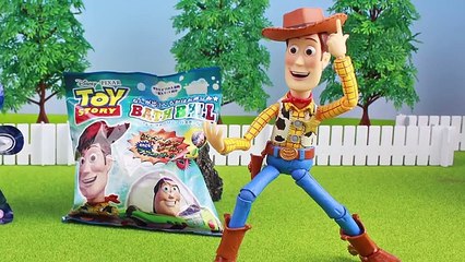 Doraemon VS Toy Story Woody Bath ball Surprise Eggs toys