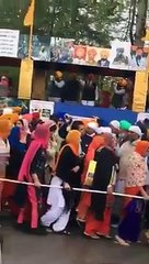 Скачать видео: surrey nagar kirtan tva on captain