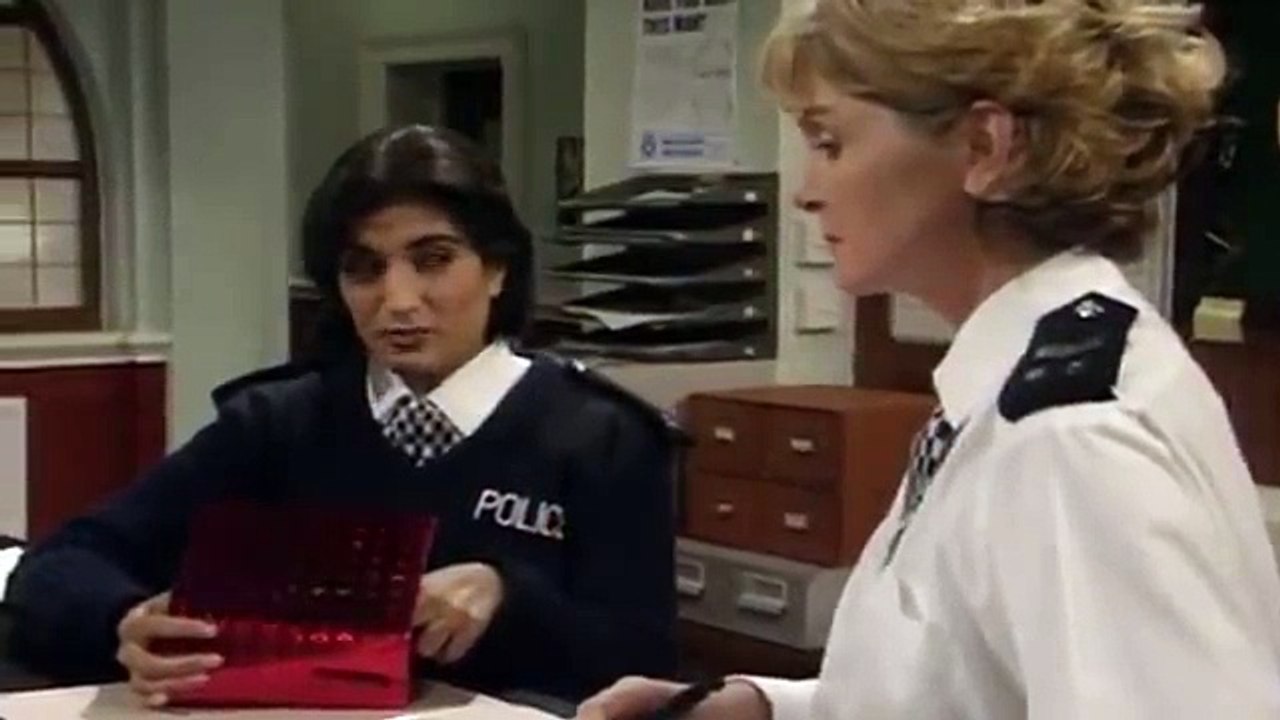 Goody mixes up presents - The Thin Blue Line