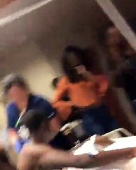 Sa copine et sa maitresse arrivent en même temps à l’hôpital après son accident