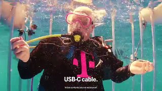 Galaxy S8'In Kutu Açılışını Köpek Balıkları İçinde Yaptılar