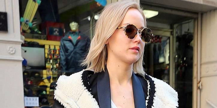 Jennifer Lawrence's Social Life Being Suffocated By Darren Aronofsky