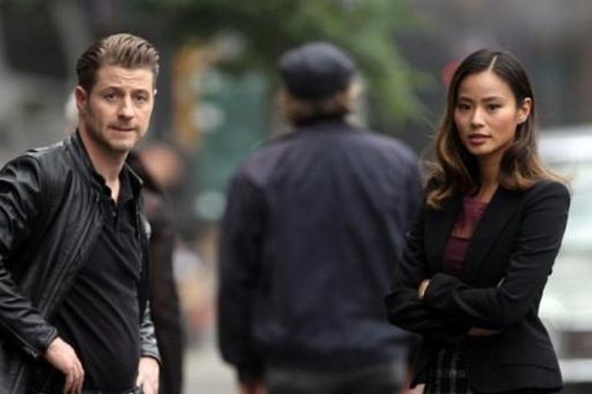 Watch Gotham Season 3 Episode 15: How the Riddler Got His Name | Free Streaming