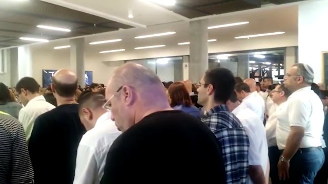 Israel pauses to remember 6 million murdered in Holocaust