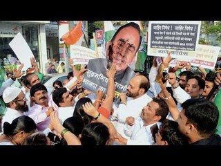 Subramanian Swamy's car attacked with eggs, tomatoes in Kanpur