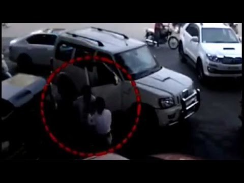 Shiv Sena leader beats up woman constable in Thane, Watch Video