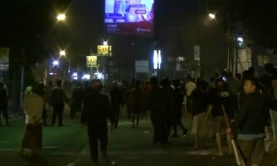 Warga Dewi Sartika Saling Serang dengan Sajam dan Bom