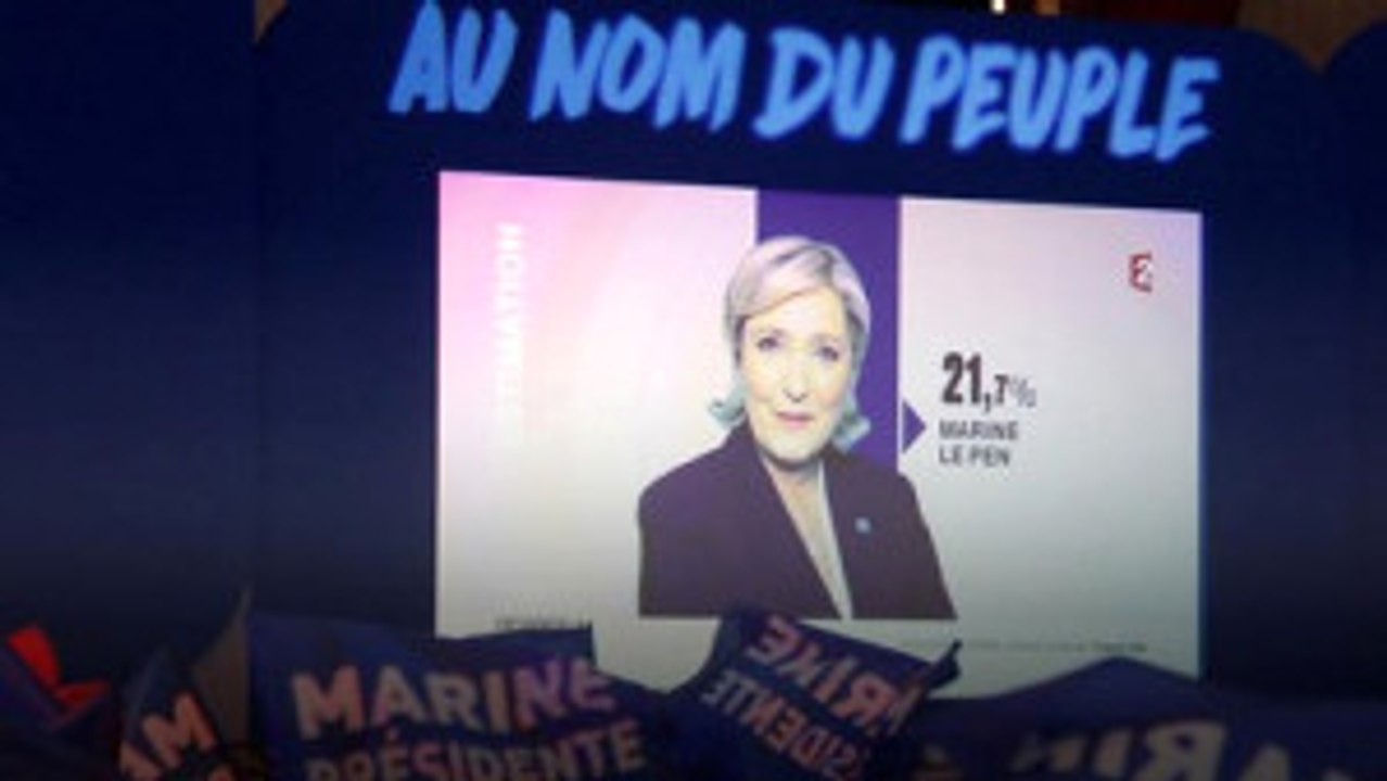 Marine Le Pen Ulusal Cephe Liderliğini Bıraktığını Duyurdu
